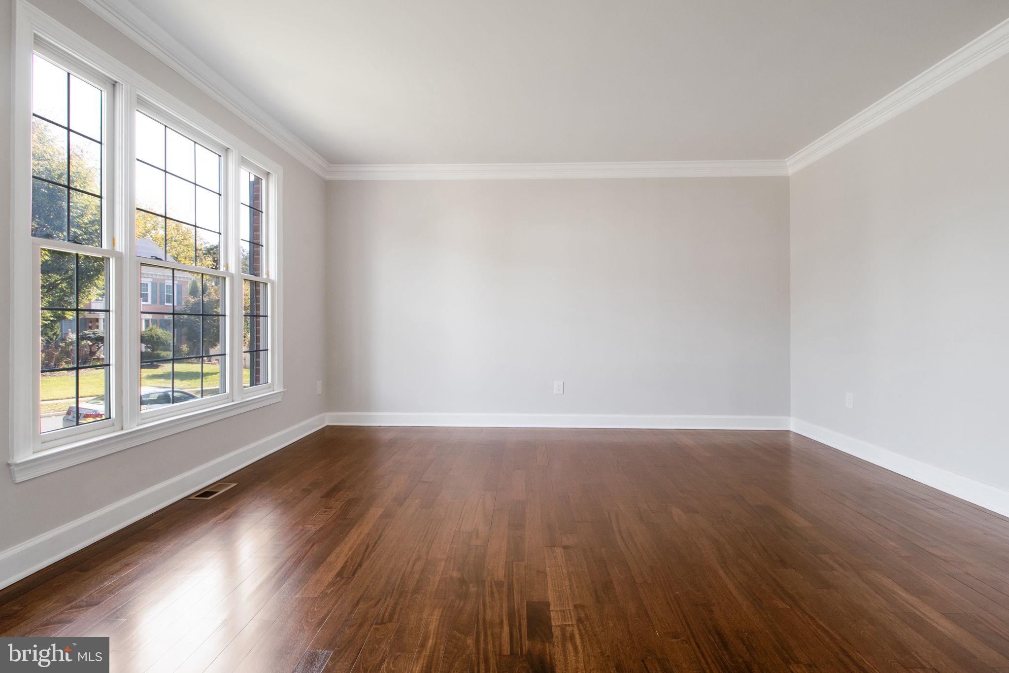 10228 SWEETWOOD AVENUE