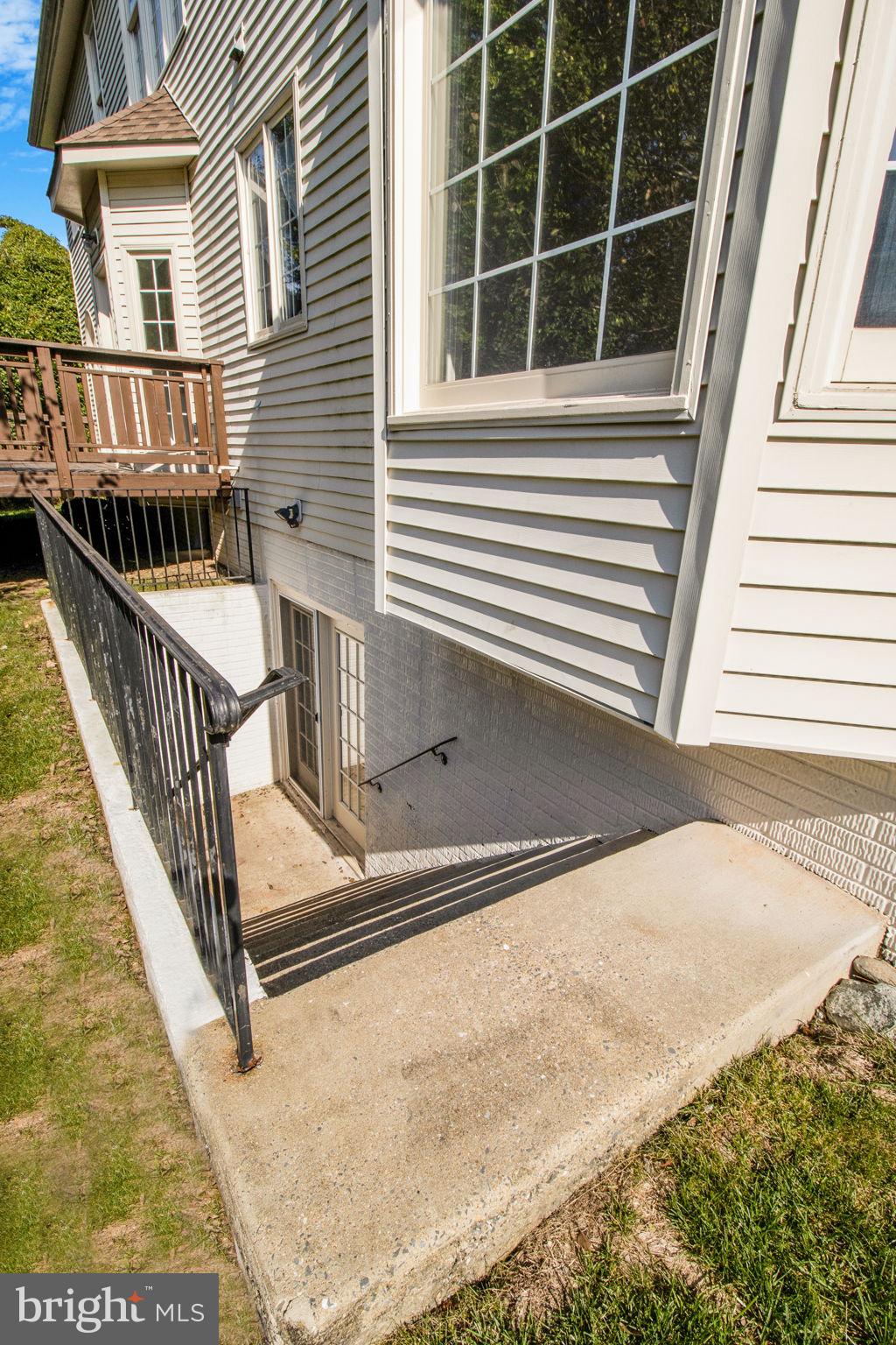 10228 SWEETWOOD AVENUE