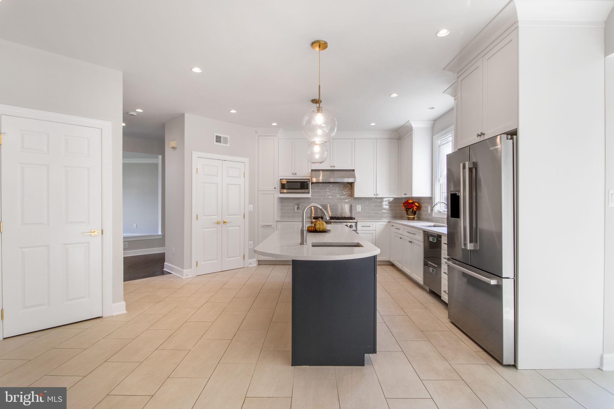 10228 SWEETWOOD AVENUE