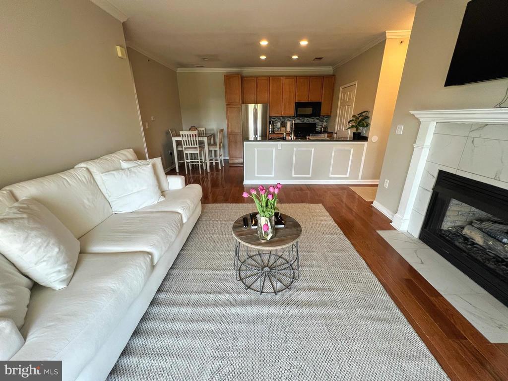 19627 GALWAY BAY CIRCLE 401
