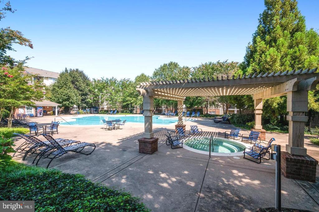 19627 GALWAY BAY CIRCLE 401