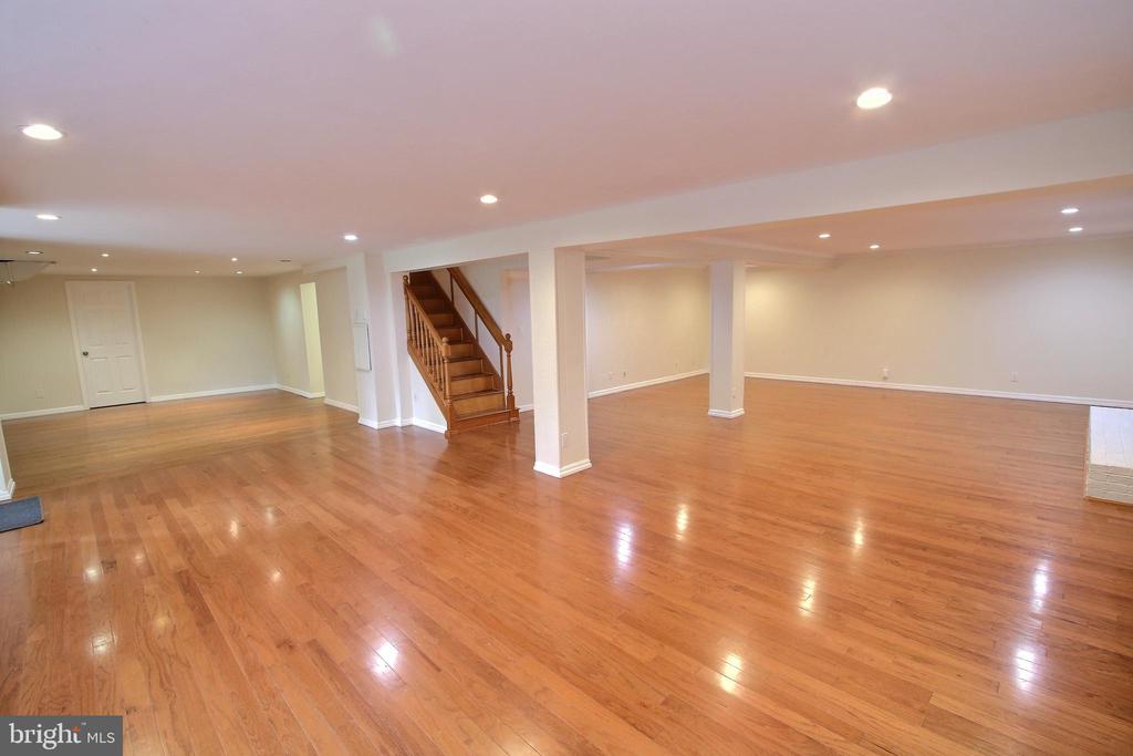 9853 CANAL ROAD