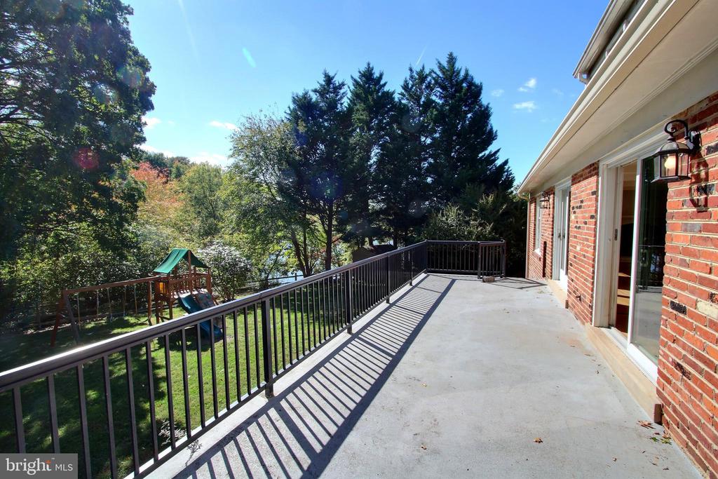 9853 CANAL ROAD
