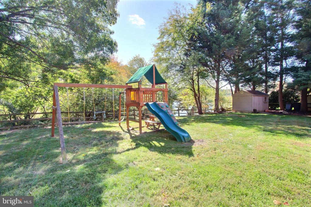 9853 CANAL ROAD