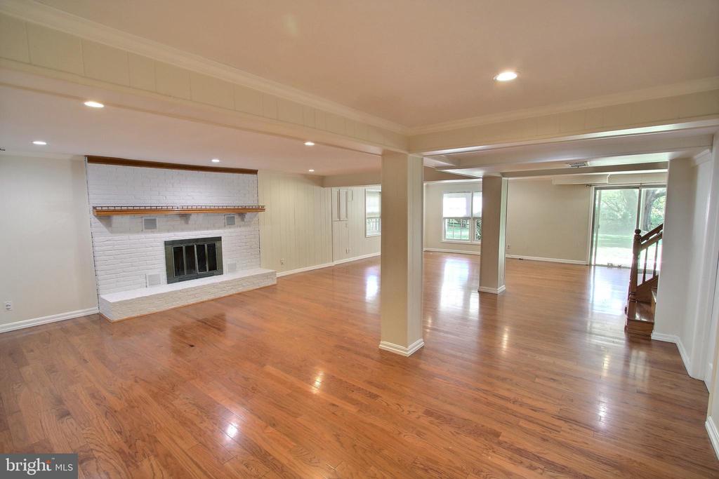 9853 CANAL ROAD