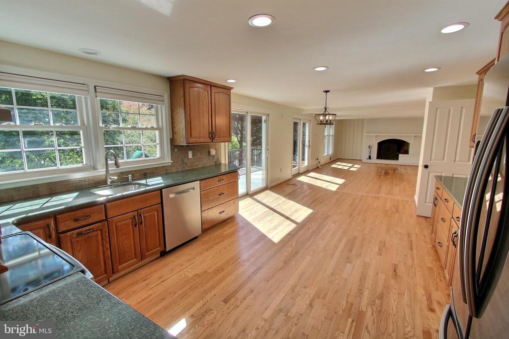 9853 CANAL ROAD