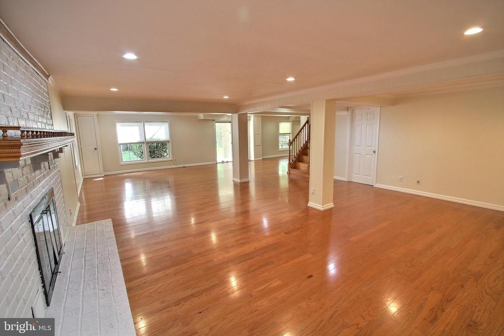 9853 CANAL ROAD