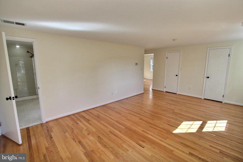 9853 CANAL ROAD