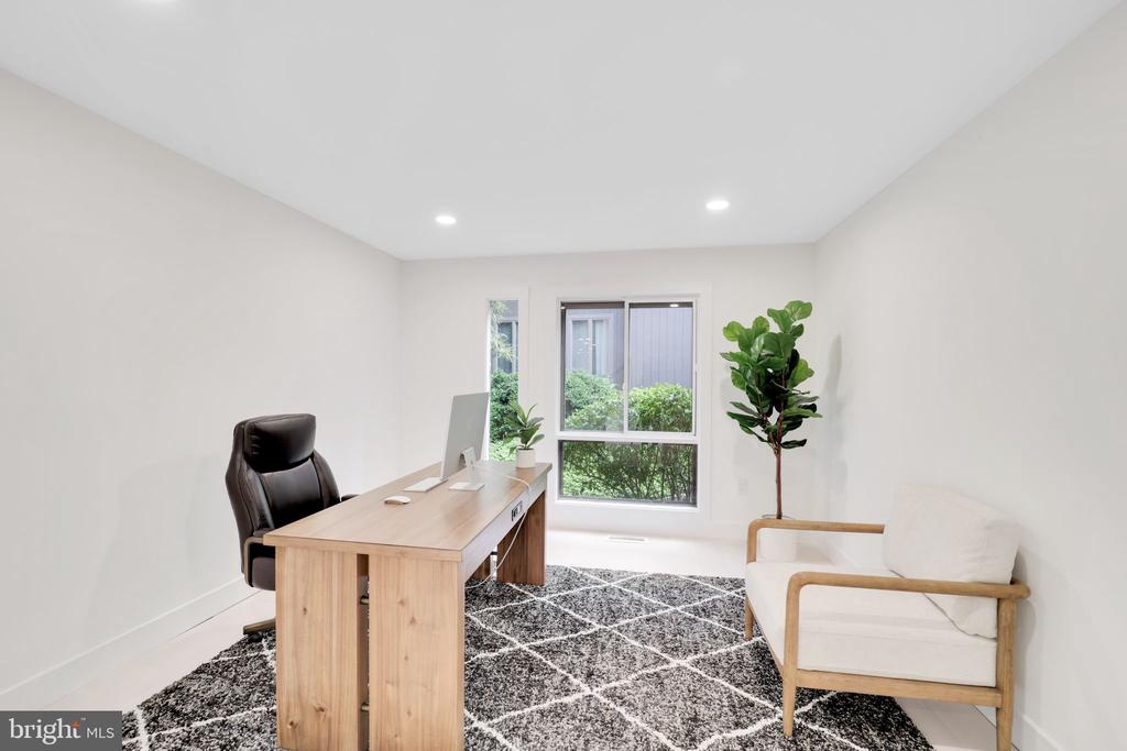 8509 TIMBER HILL LANE