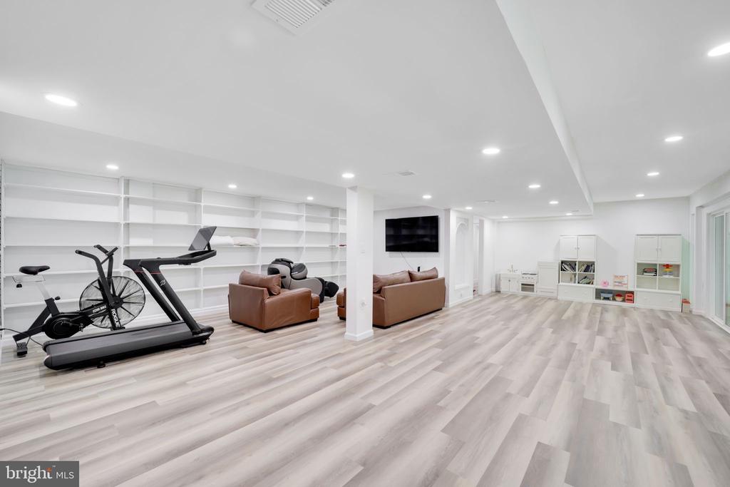 8509 TIMBER HILL LANE