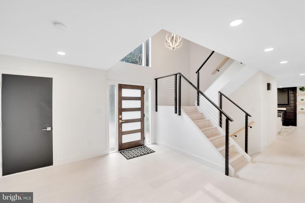 8509 TIMBER HILL LANE