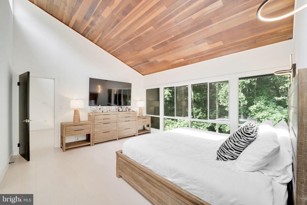 8509 TIMBER HILL LANE
