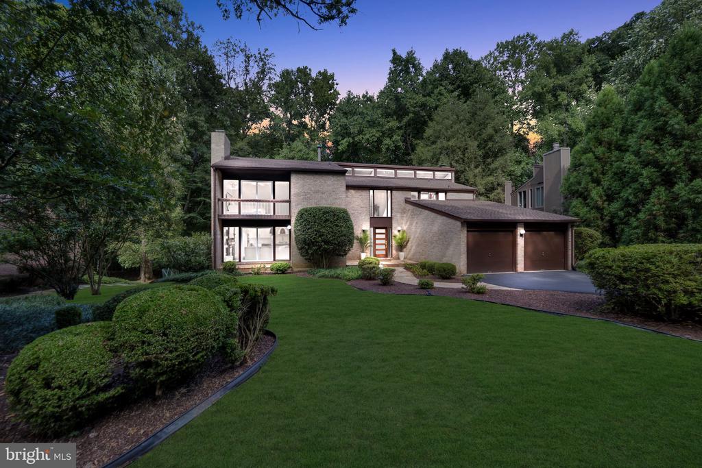 8509 TIMBER HILL LANE