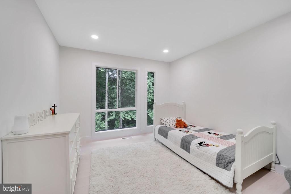 8509 TIMBER HILL LANE