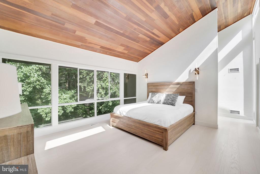 8509 TIMBER HILL LANE