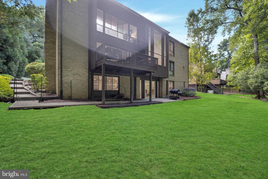 8509 TIMBER HILL LANE