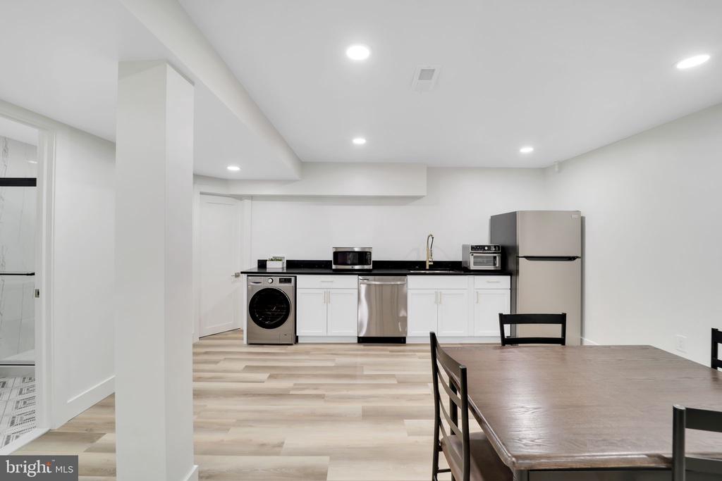 8509 TIMBER HILL LANE