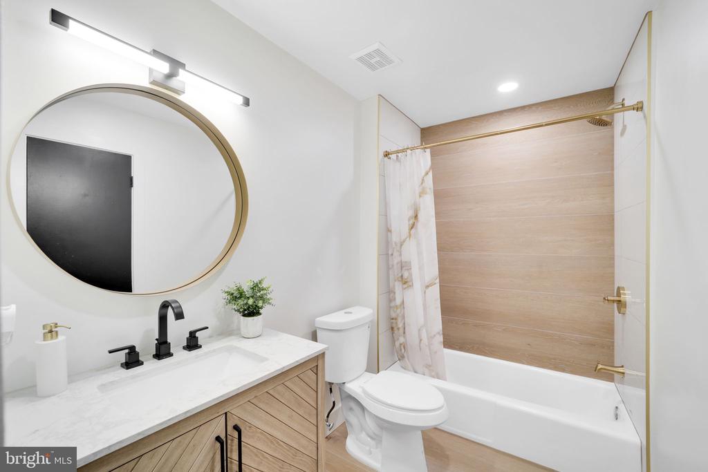 8509 TIMBER HILL LANE