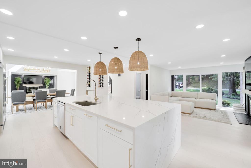 8509 TIMBER HILL LANE