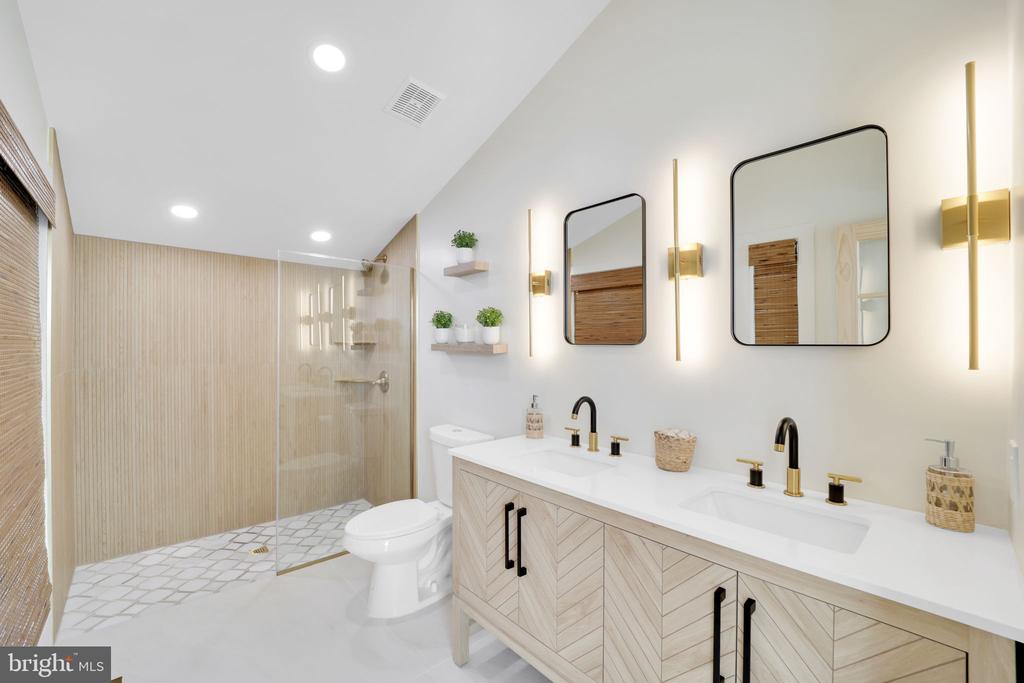 8509 TIMBER HILL LANE