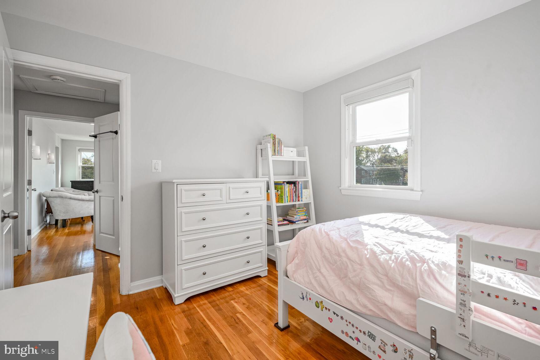 807 LANARK WAY