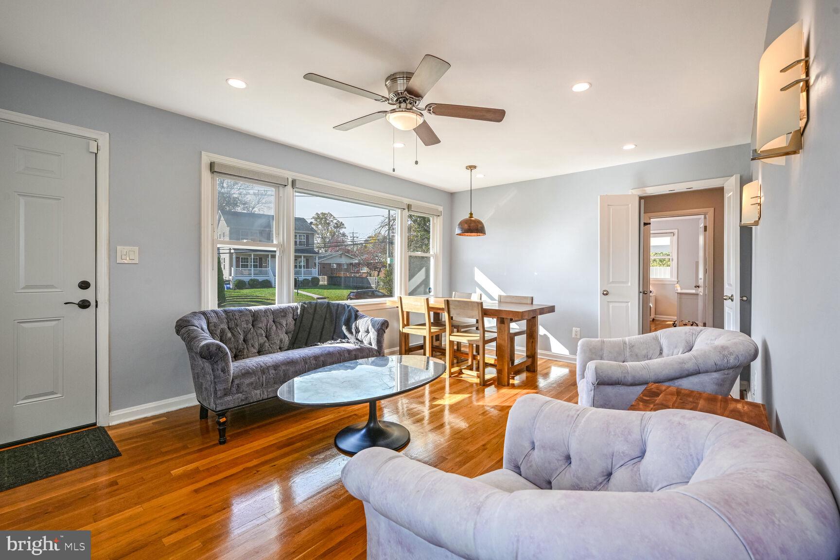 807 LANARK WAY