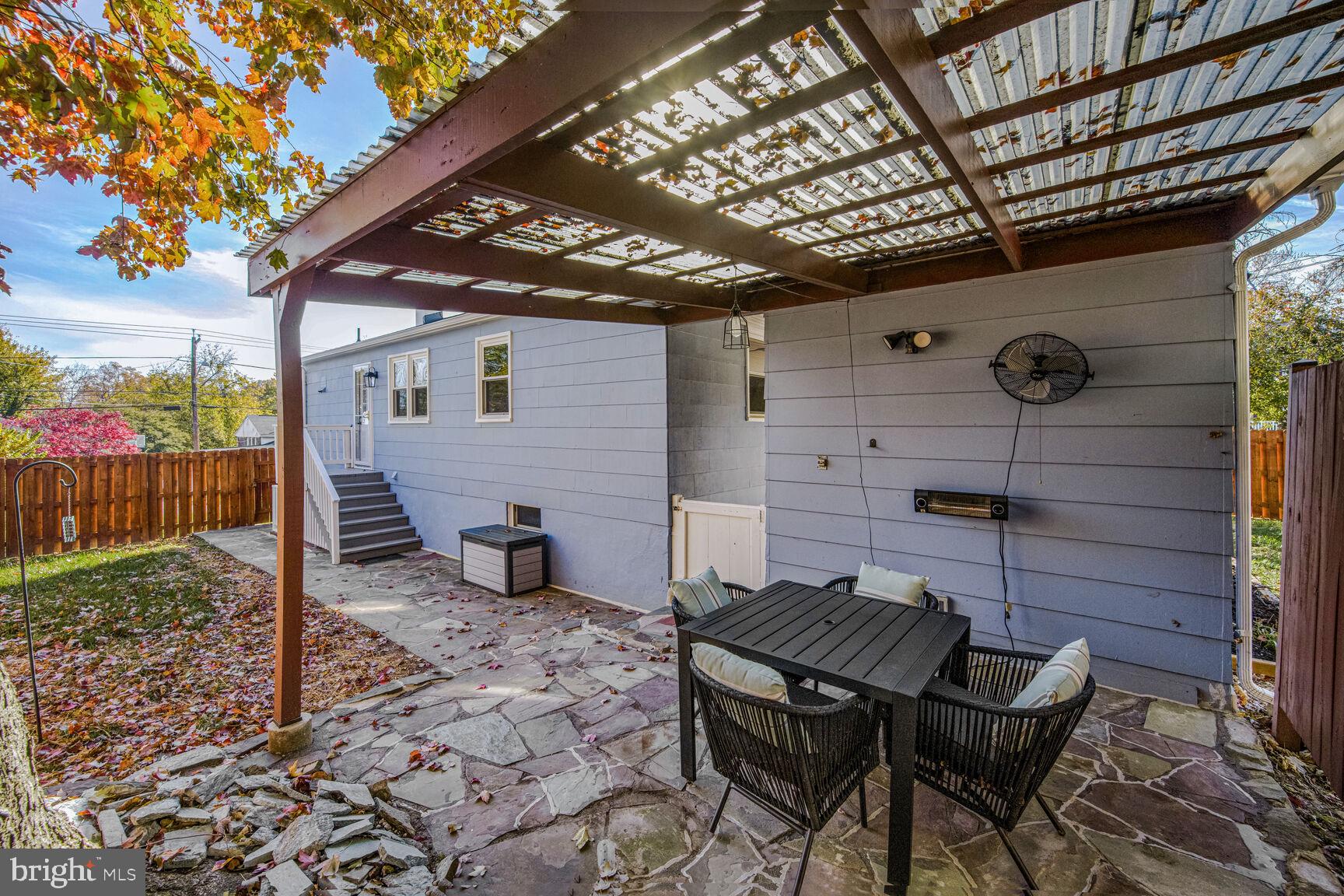 807 LANARK WAY