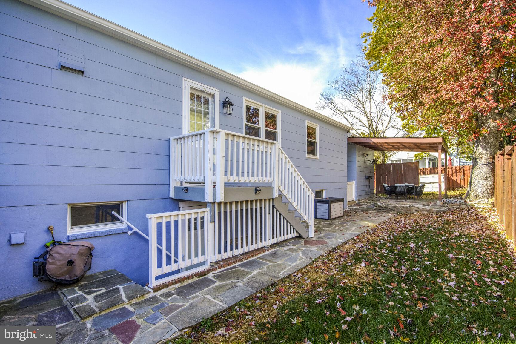 807 LANARK WAY