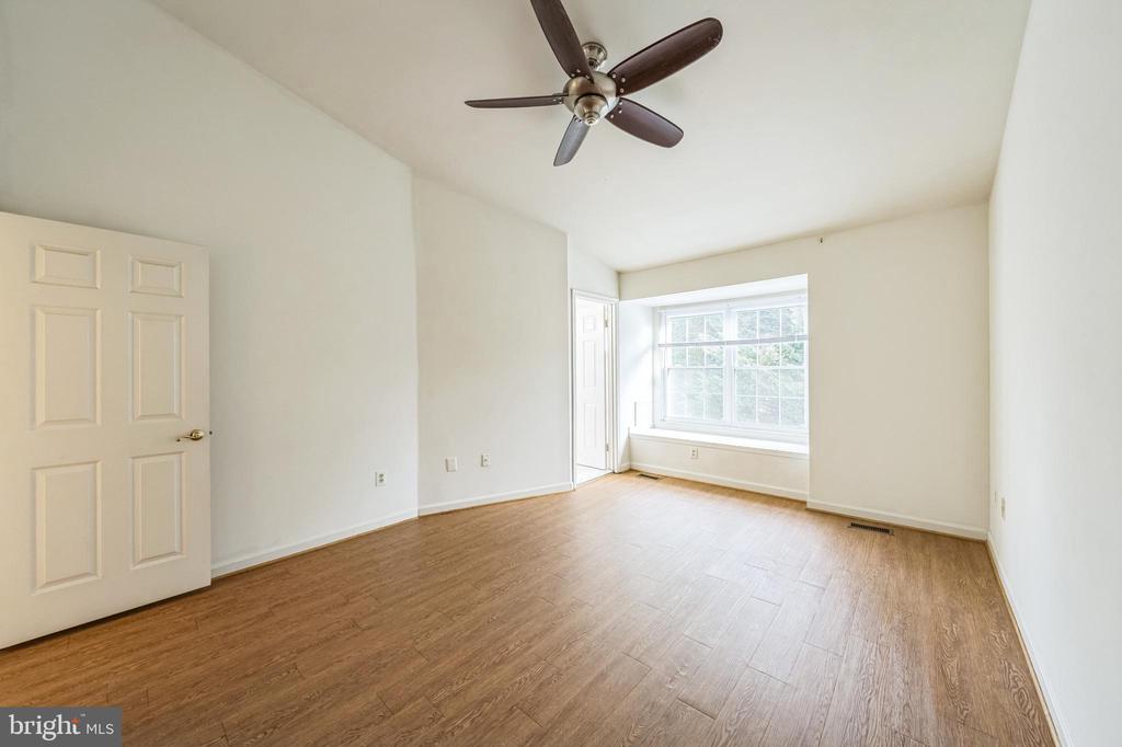 11 MORNING BREEZE COURT