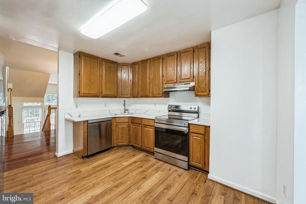 11 MORNING BREEZE COURT