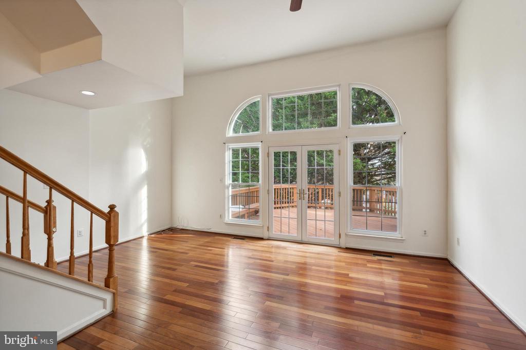 11 MORNING BREEZE COURT
