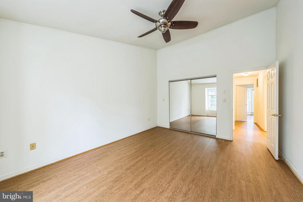 11 MORNING BREEZE COURT
