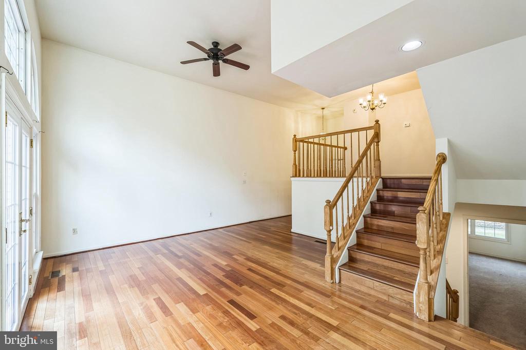 11 MORNING BREEZE COURT