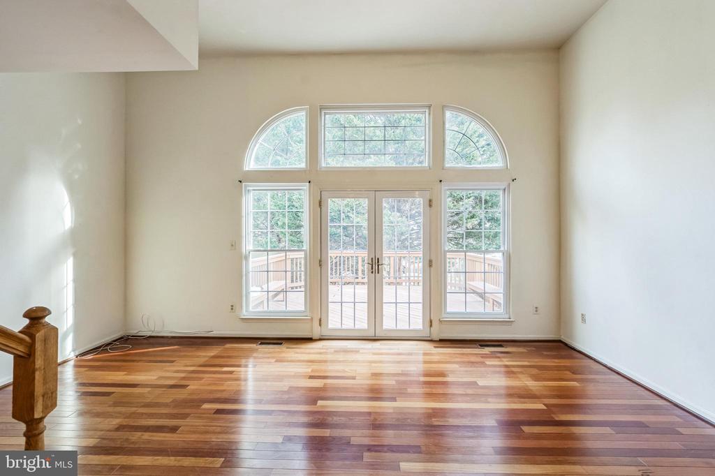 11 MORNING BREEZE COURT