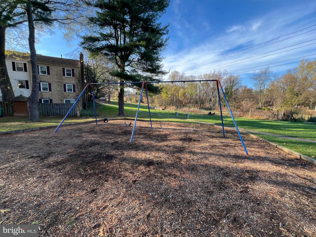 47 MIDLINE COURT