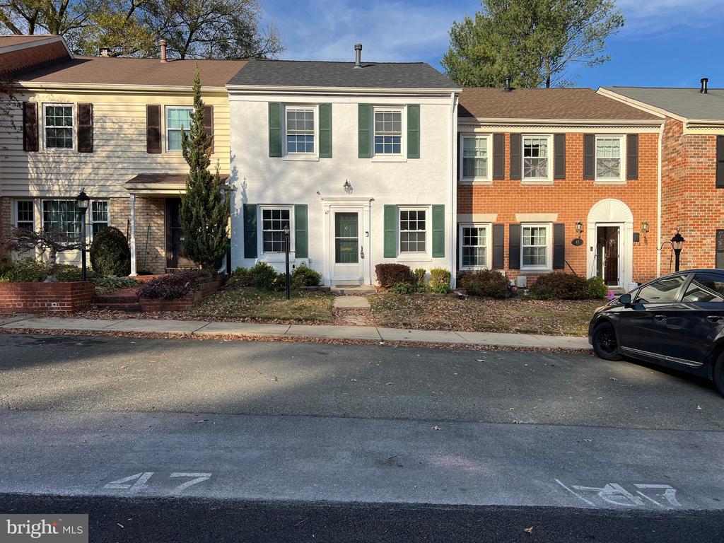 47 MIDLINE COURT