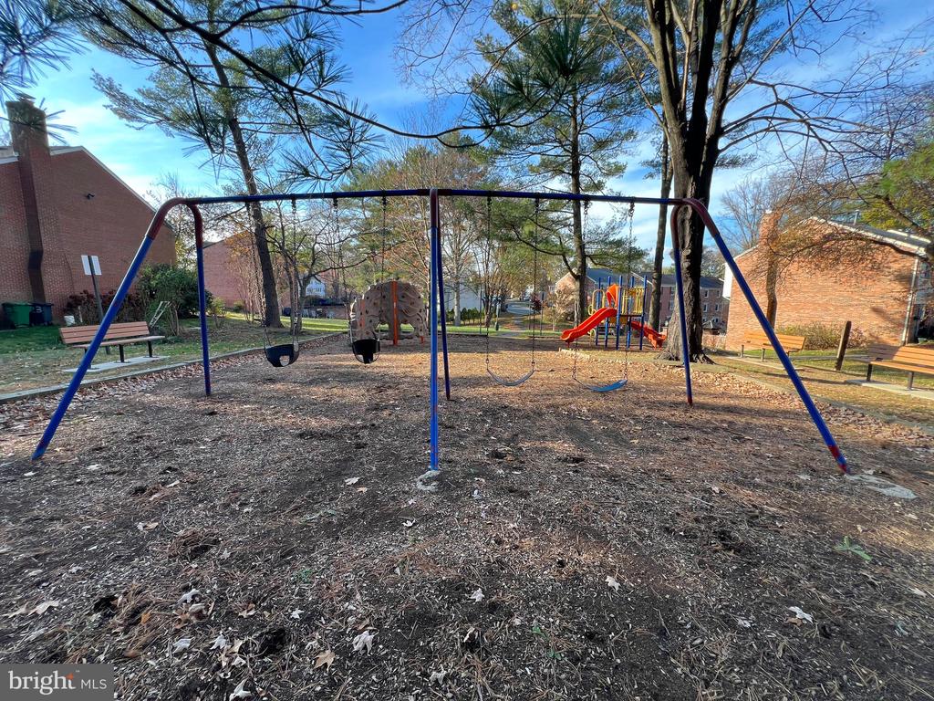 47 MIDLINE COURT