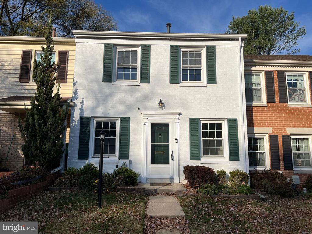 47 MIDLINE COURT