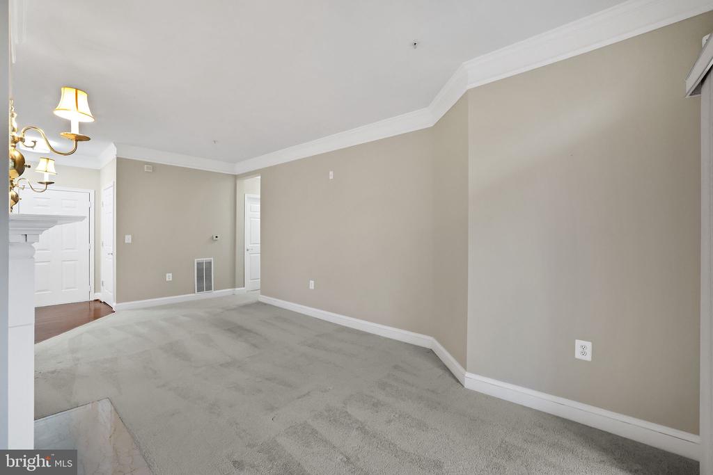 500 KING FARM BOULEVARD 208