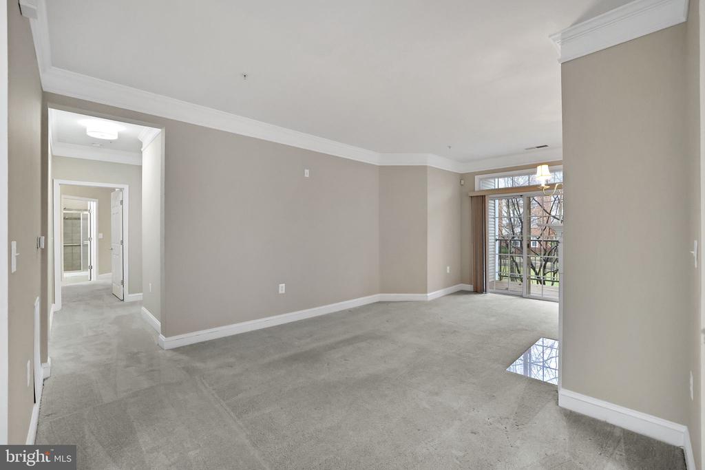 500 KING FARM BOULEVARD 208