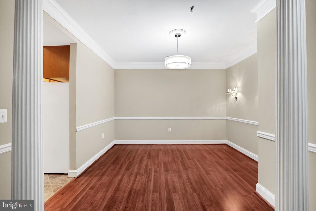 500 KING FARM BOULEVARD 208