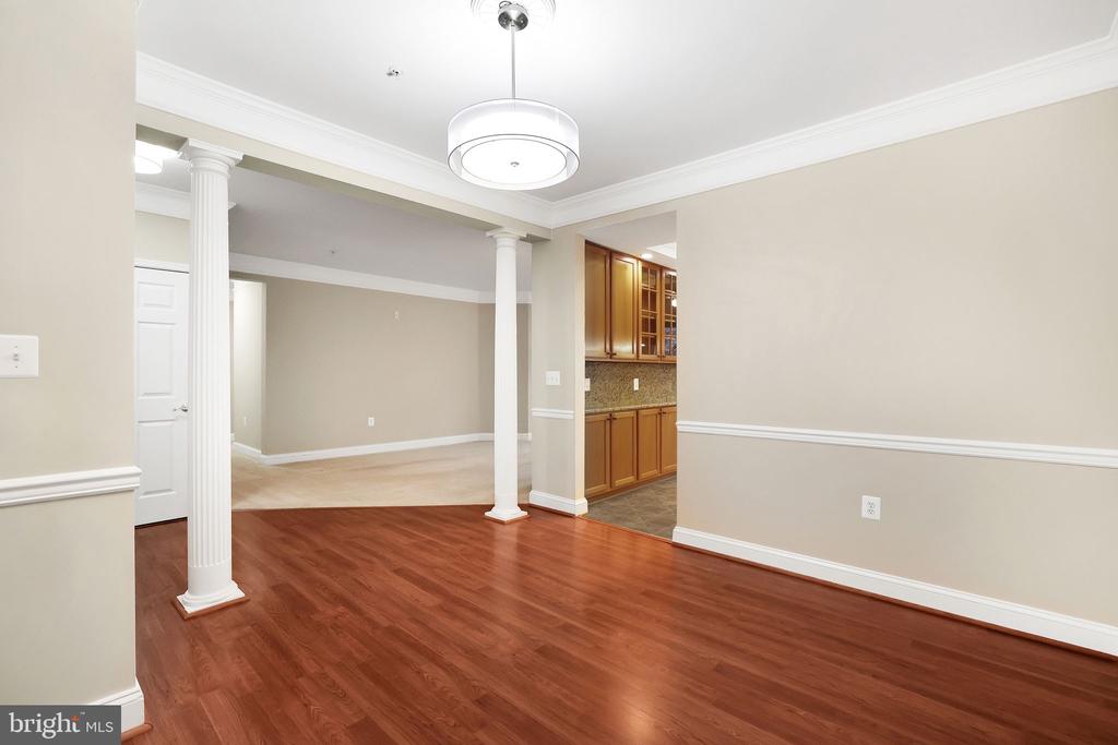 500 KING FARM BOULEVARD 208