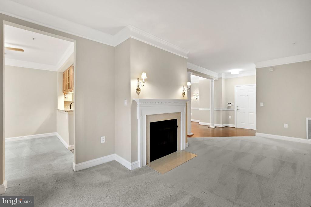500 KING FARM BOULEVARD 208