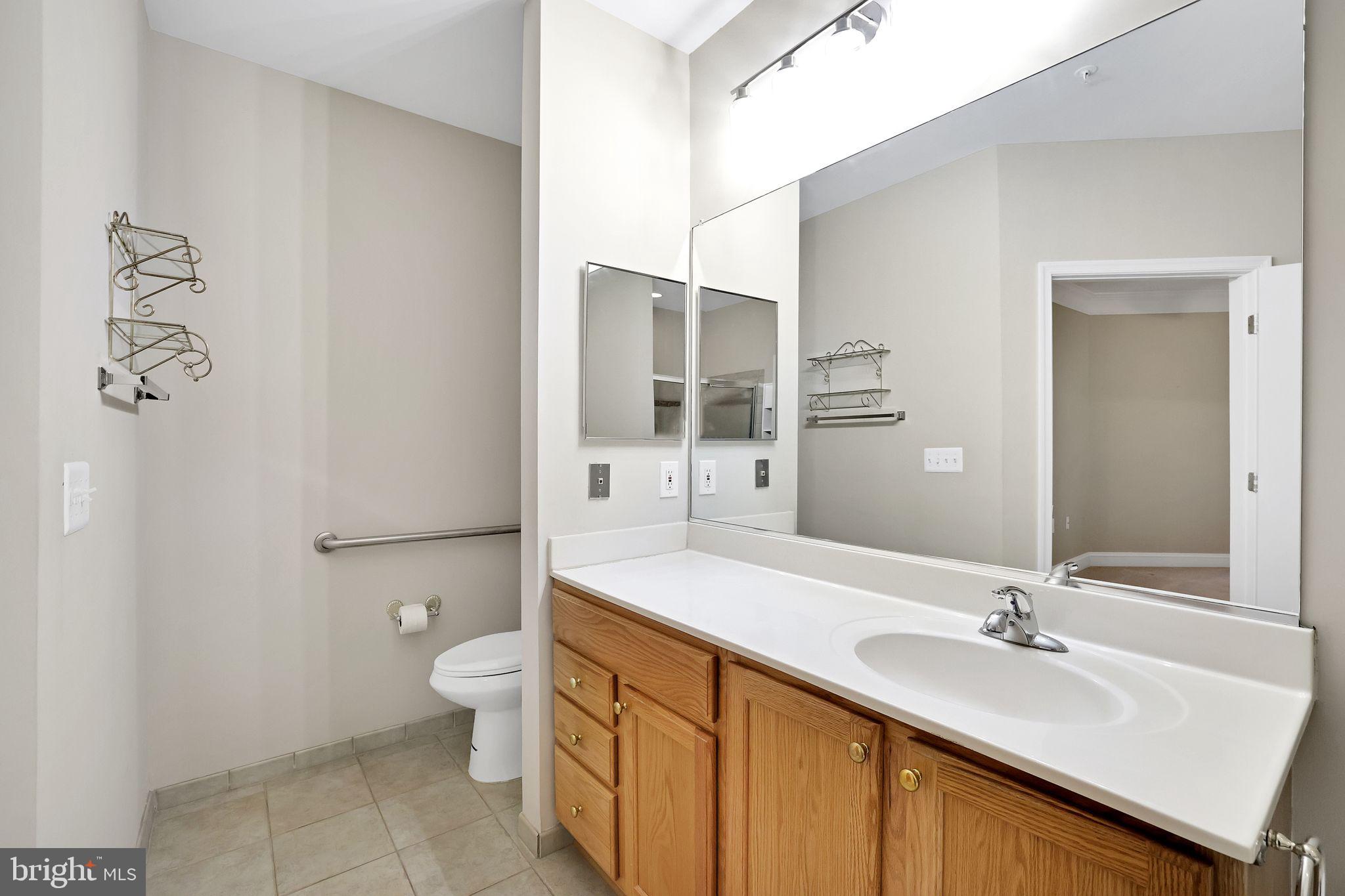 500 KING FARM BOULEVARD 208