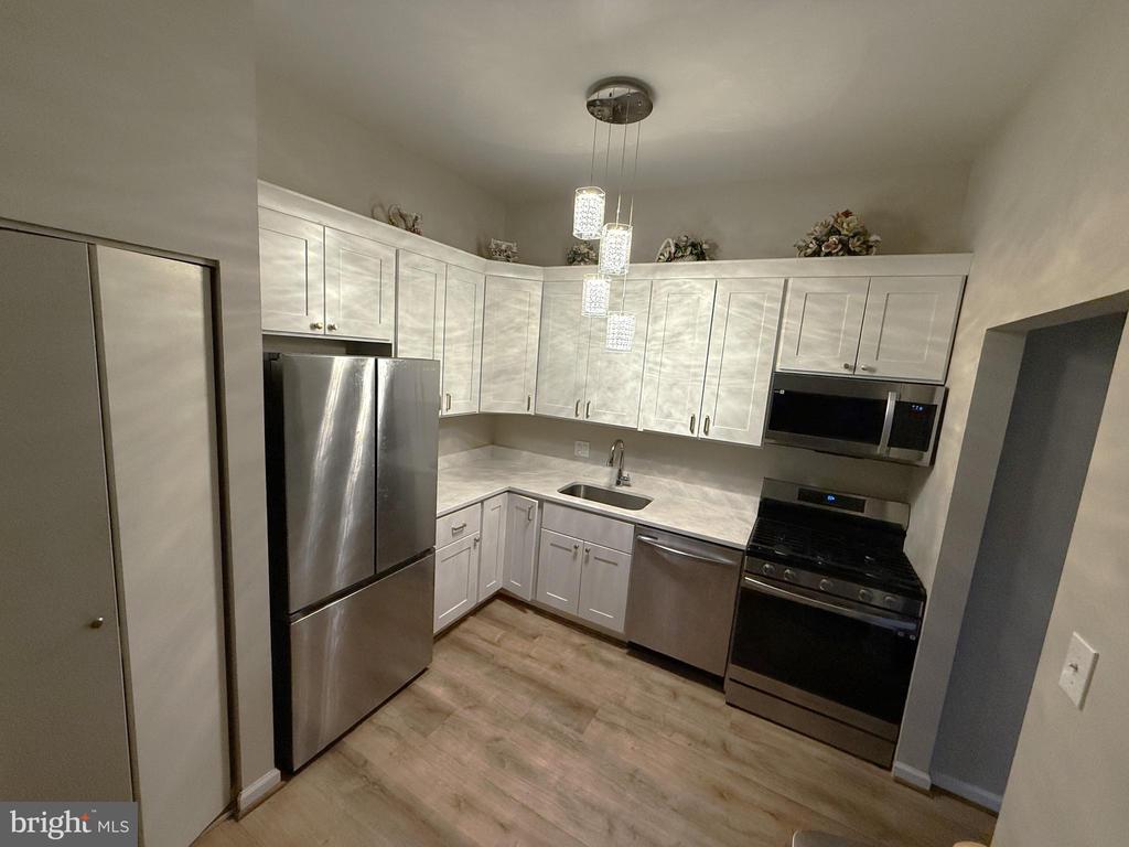 14450 PARKVALE ROAD 14450 -5
