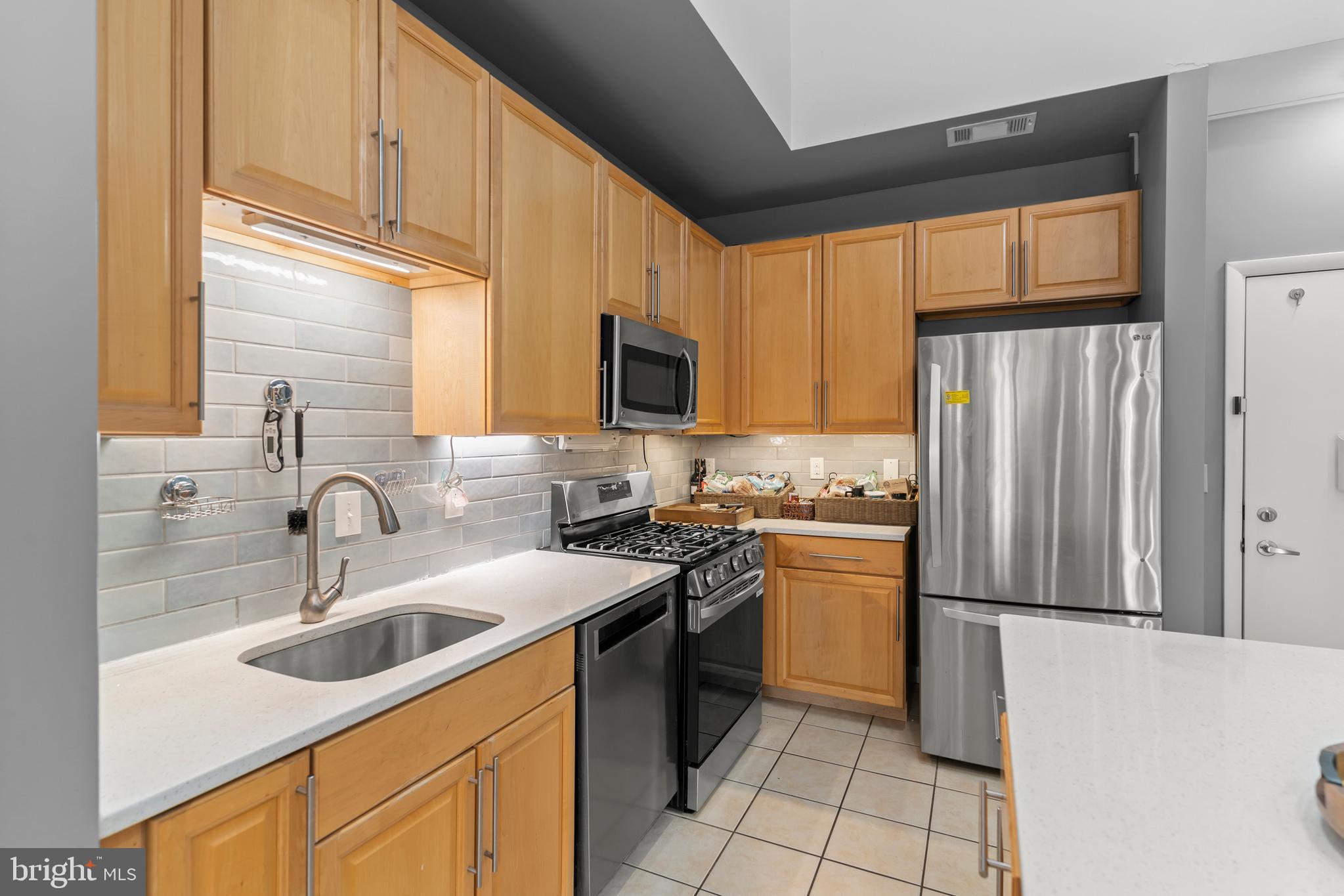 1201 EAST-WEST HIGHWAY 409