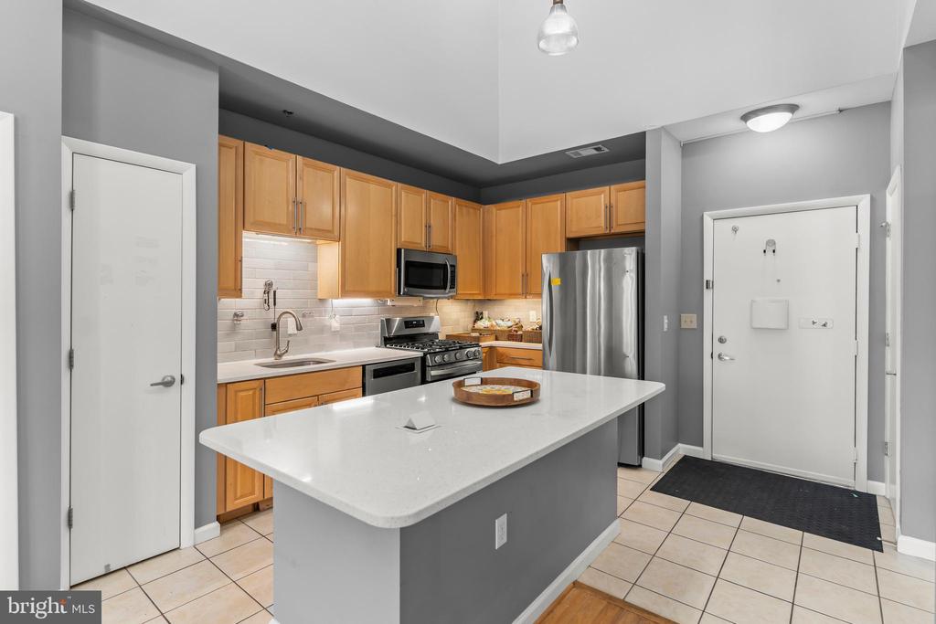 1201 EAST-WEST HIGHWAY 409