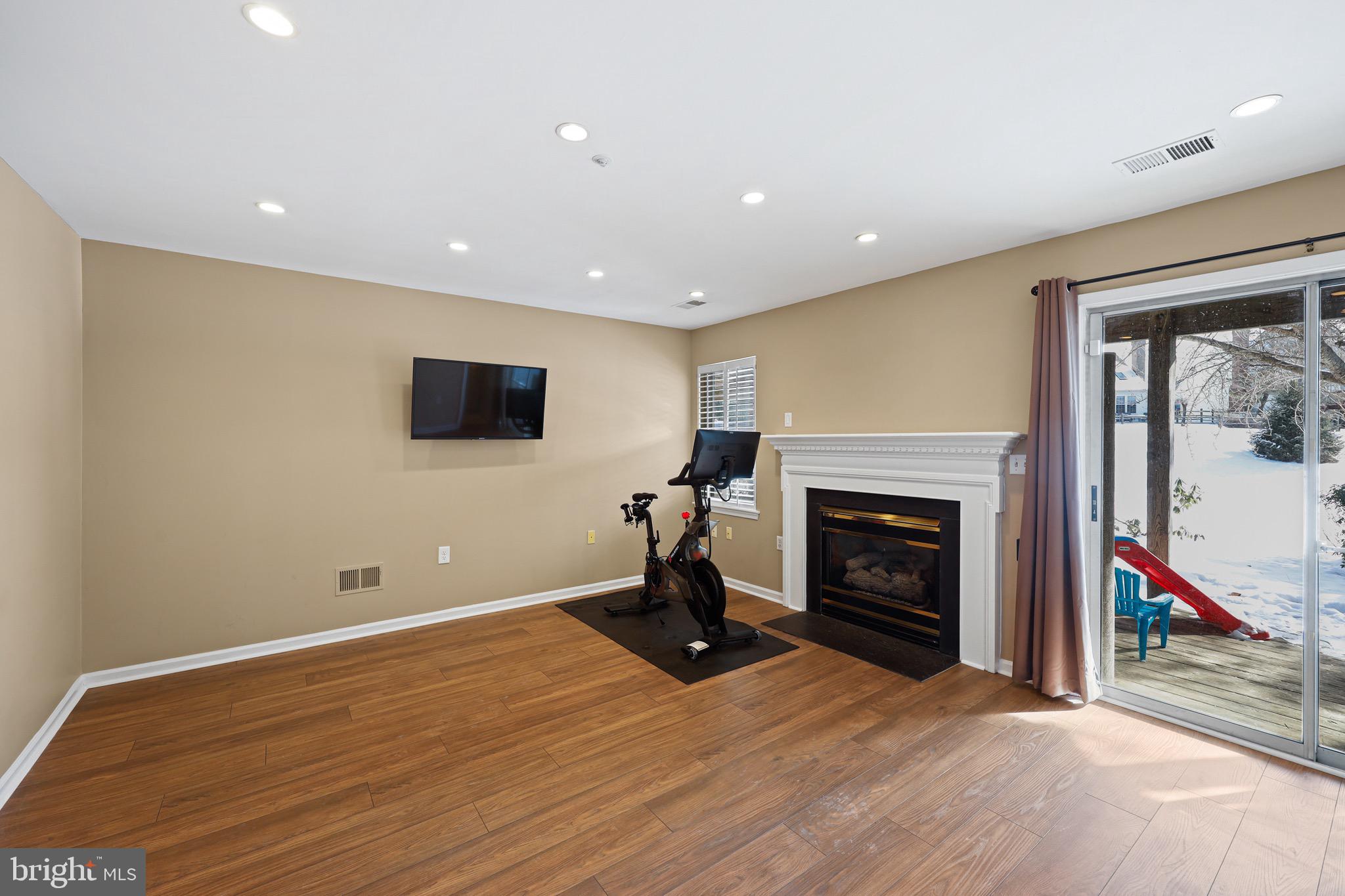 9 BATTERY BEND COURT