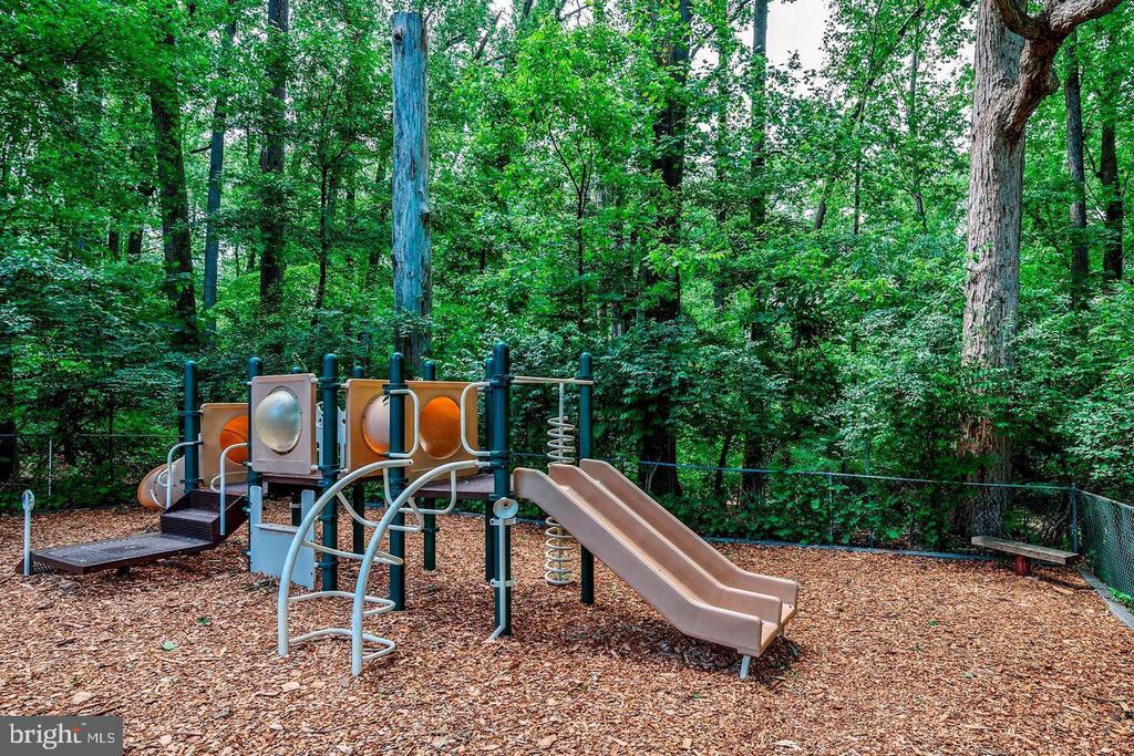 10509 MONTROSE AVENUE M-2