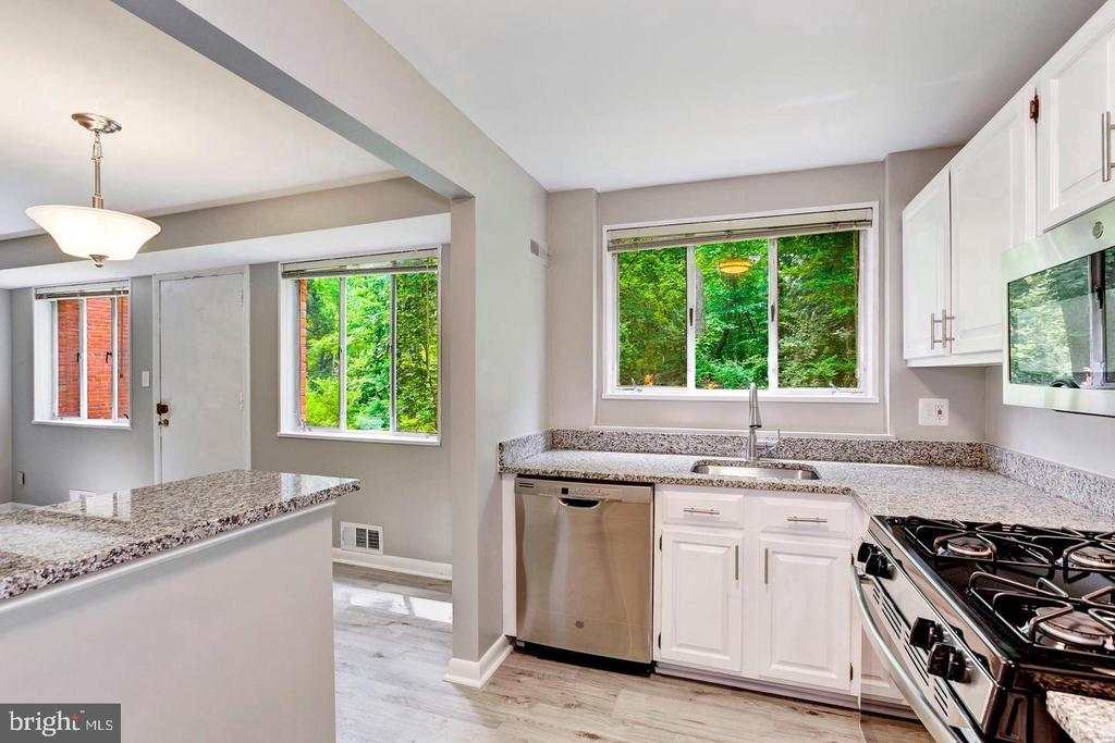 10509 MONTROSE AVENUE M-2